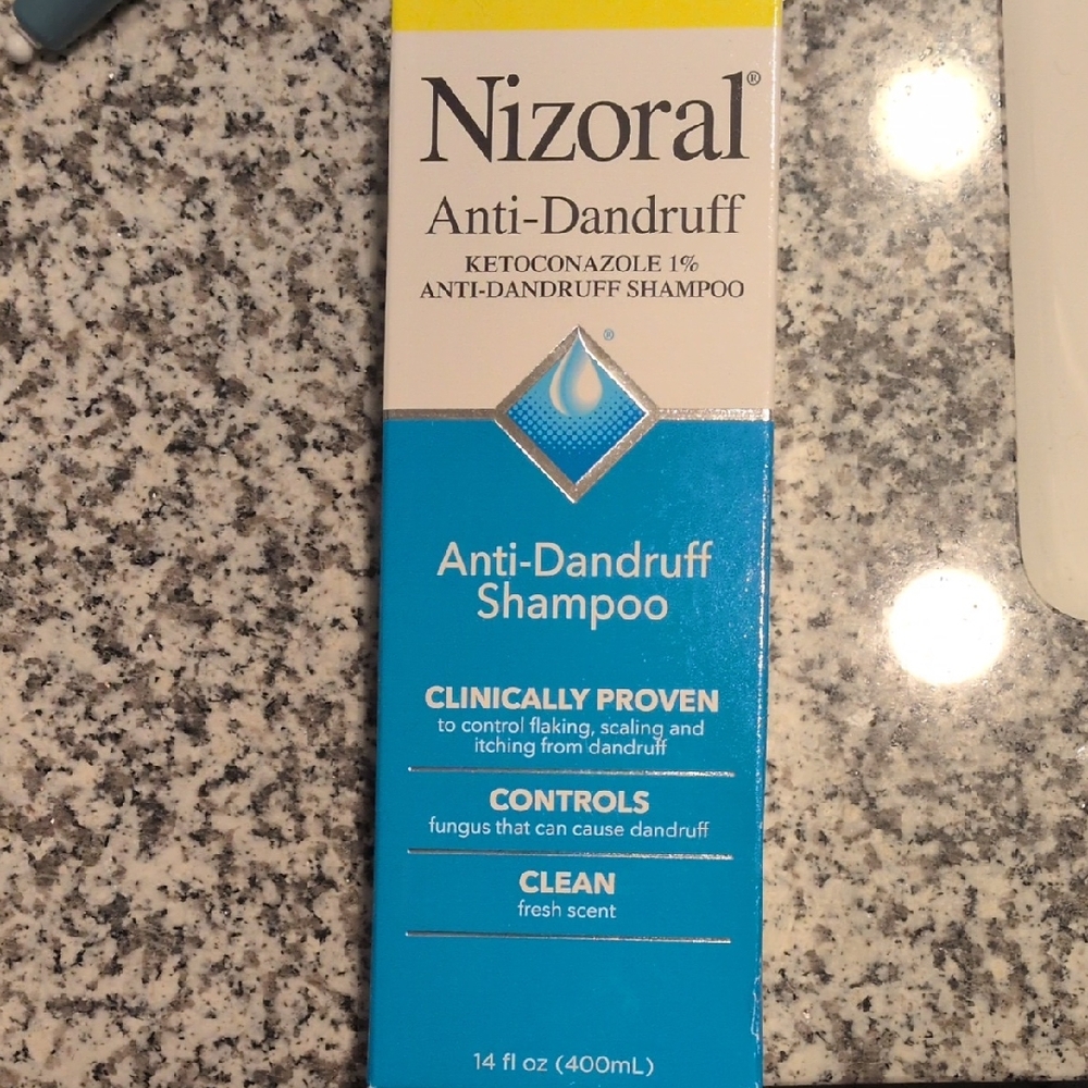Anti-Dandruff Shampoo - Blue and White